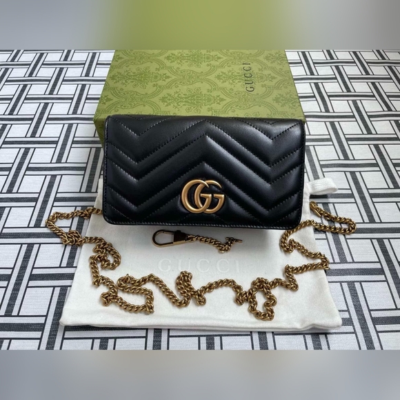 Gucci Marmont GG Black Quilted Shoulder Bag - Picture 4 of 15